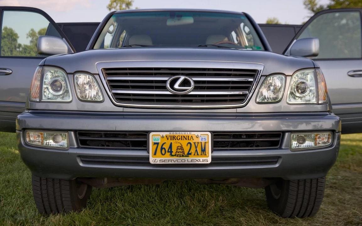 2004 Lexus LX 2nd Gen - Image 20 of 31