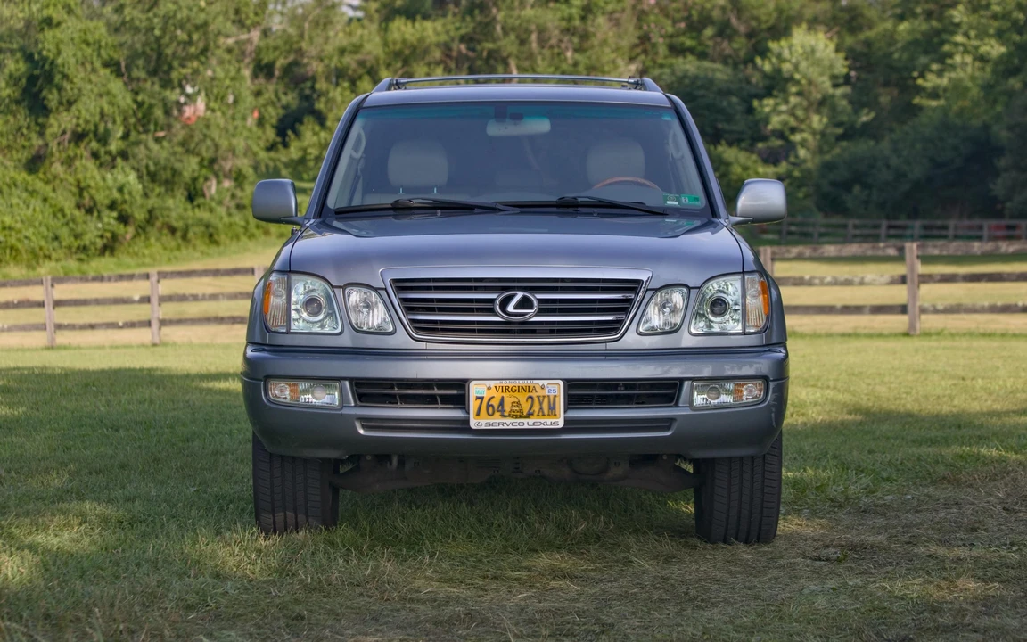 2004 Lexus LX 2nd Gen - Image 6 of 31