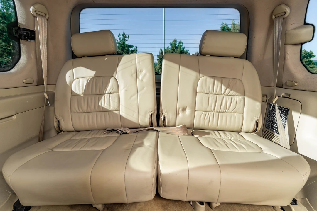 2004 Lexus LX 2nd Gen - Image 25 of 31