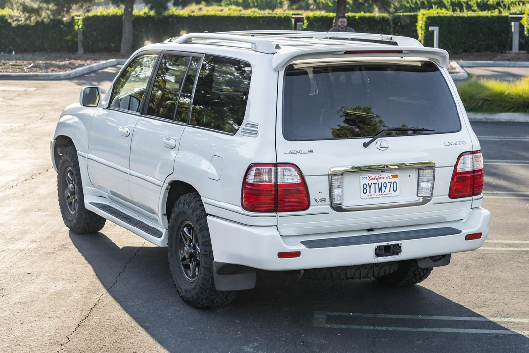 2004 Lexus LX 2nd Gen - Image 7 of 31