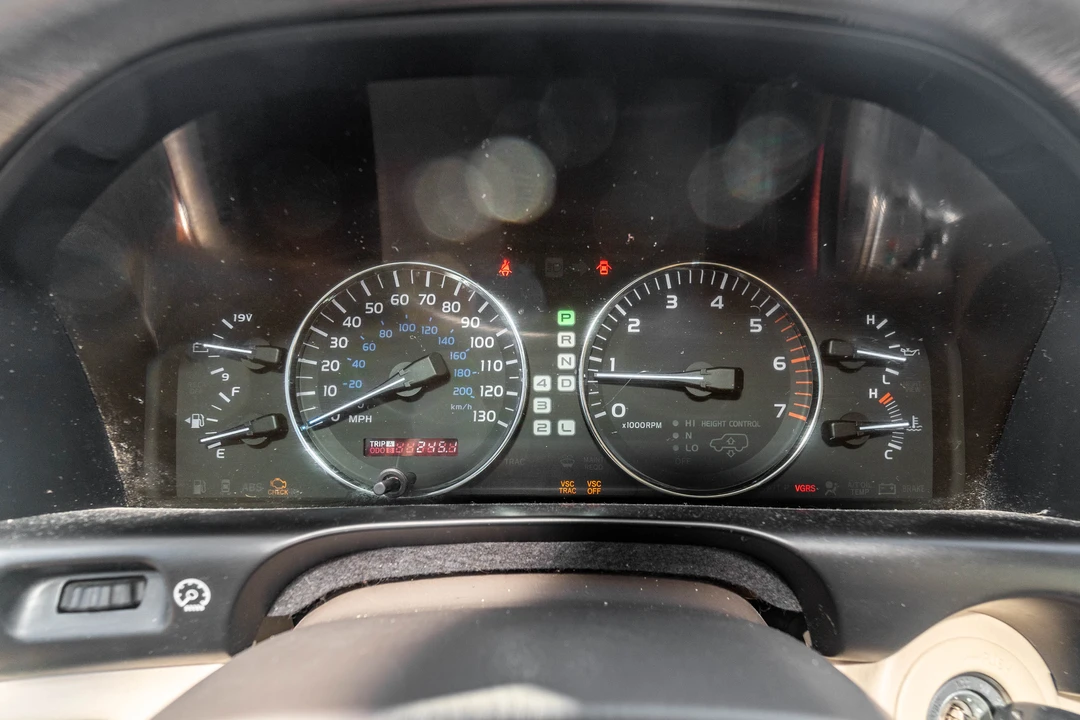 2004 Lexus LX 2nd Gen - Image 30 of 31