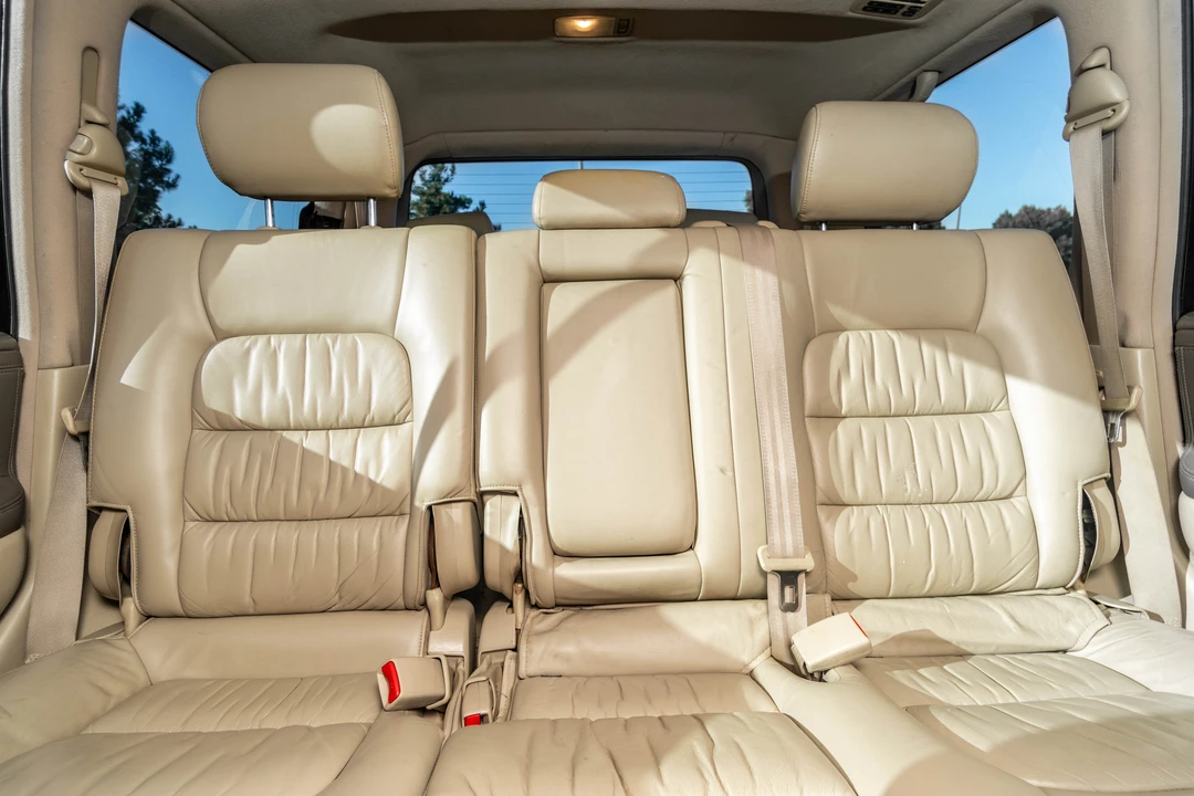 2004 Lexus LX 2nd Gen - Image 24 of 31