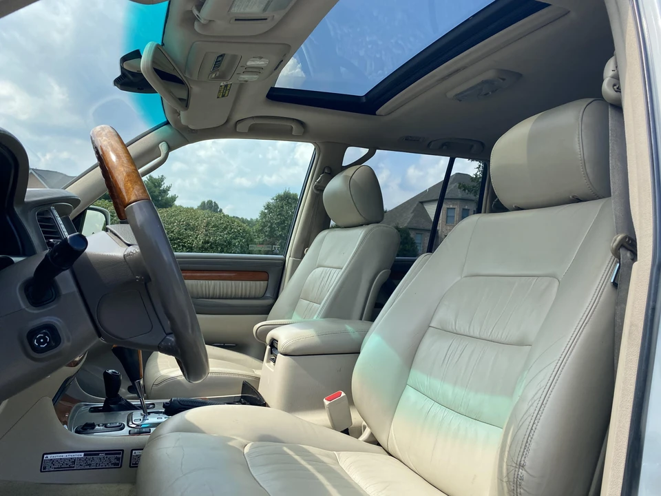 2004 Lexus LX 2nd Gen - Image 30 of 31