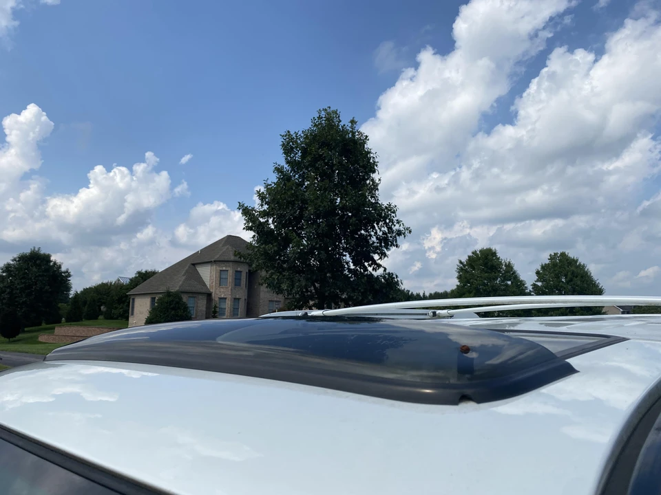 2004 Lexus LX 2nd Gen - Image 22 of 31