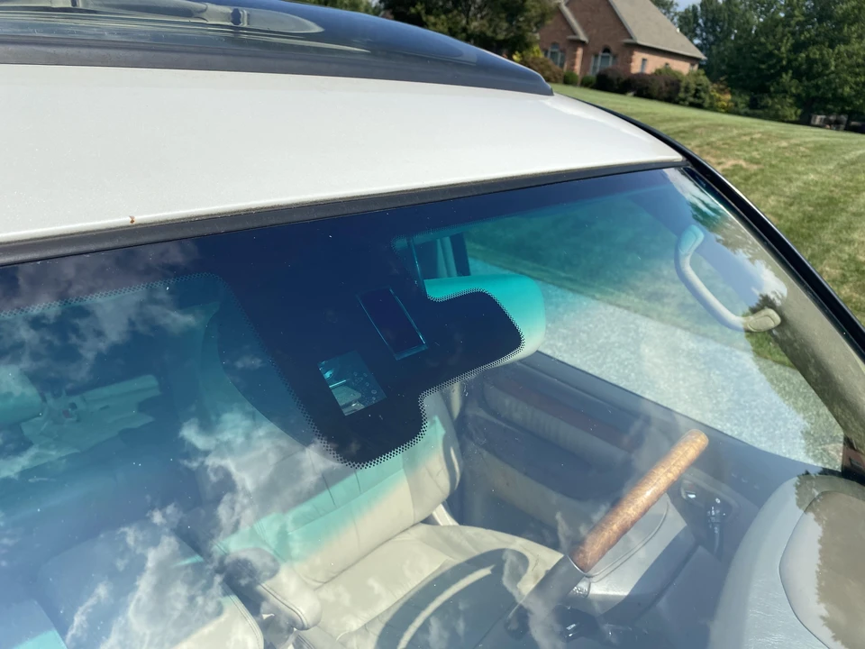 2004 Lexus LX 2nd Gen - Image 18 of 31