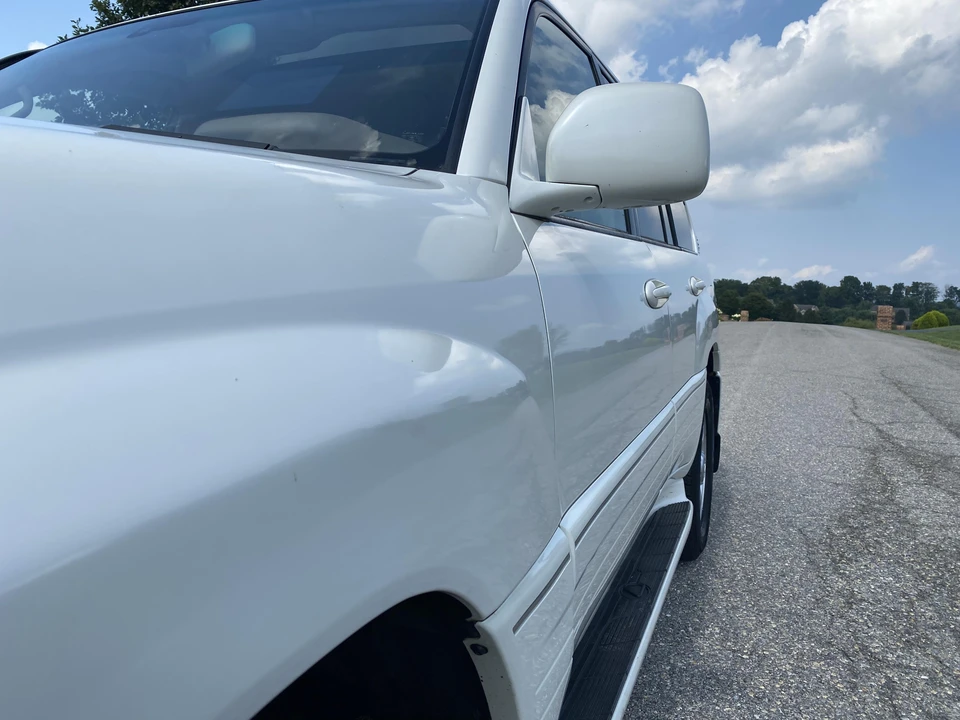 2004 Lexus LX 2nd Gen - Image 13 of 31