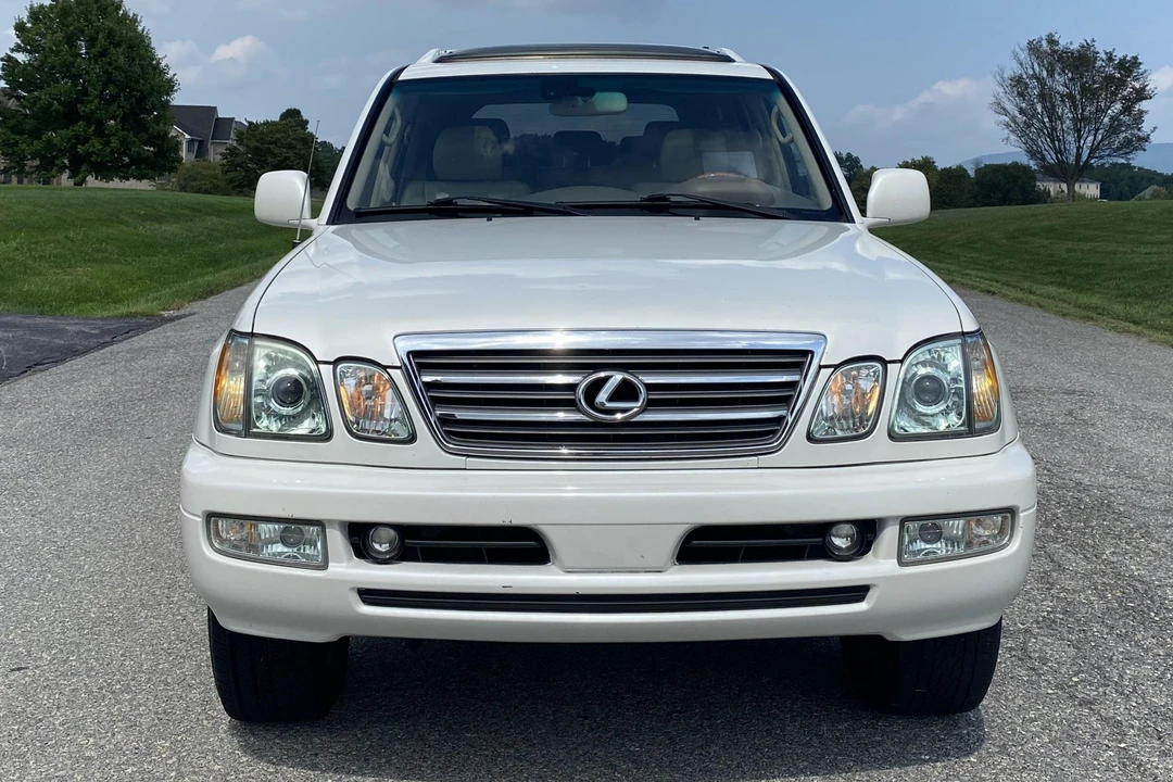 2004 Lexus LX 2nd Gen - Image 2 of 31