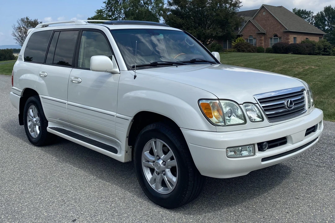 2004 Lexus LX 2nd Gen - Image 3 of 31