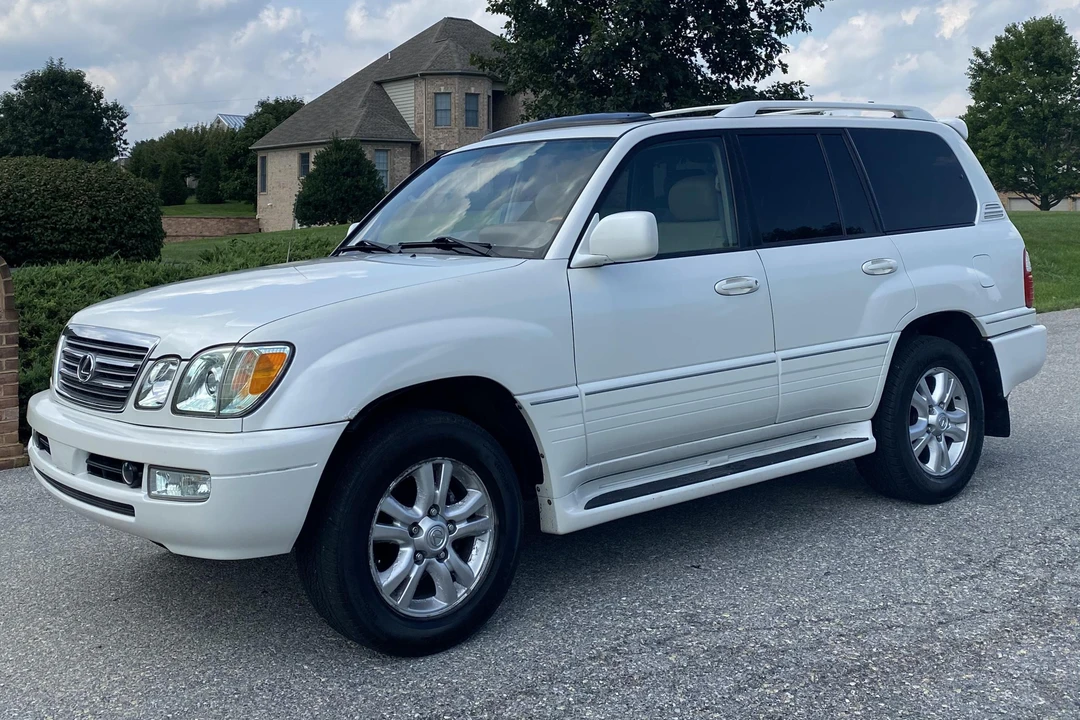 2004 Lexus LX 2nd Gen - Image 6 of 31