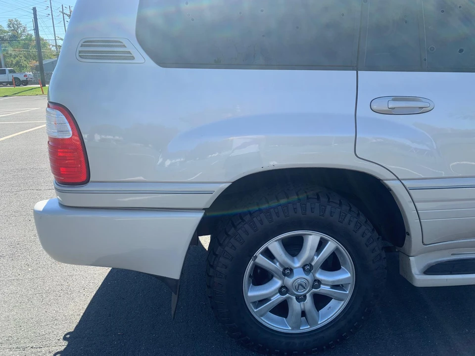 2004 Lexus LX 2nd Gen - Image 20 of 31