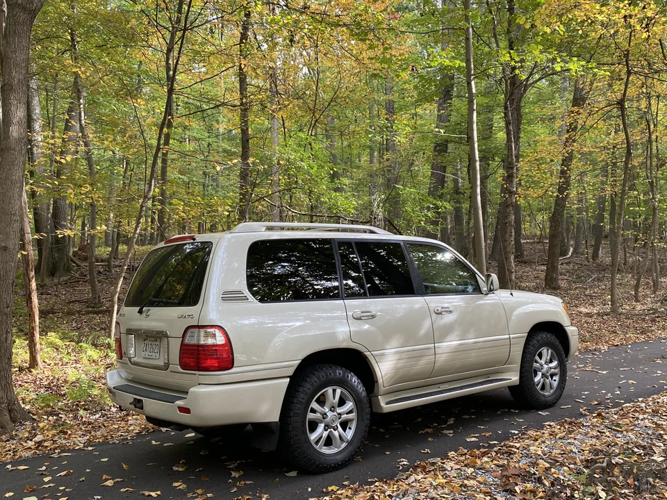 2004 Lexus LX 2nd Gen - Image 13 of 31