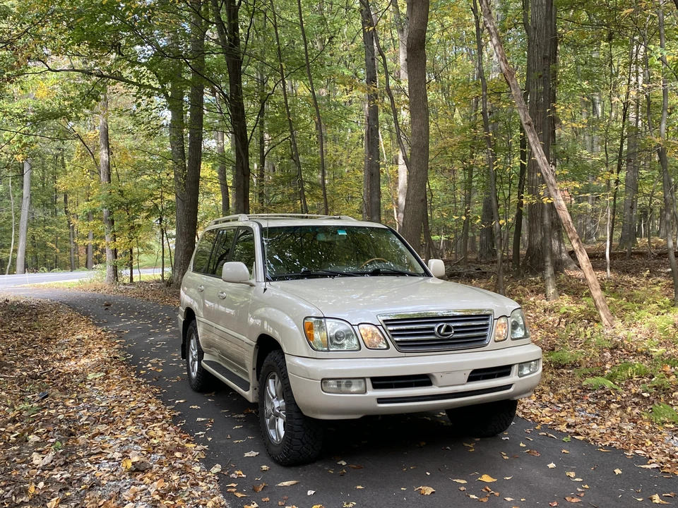 2004 Lexus LX 2nd Gen - Image 16 of 31