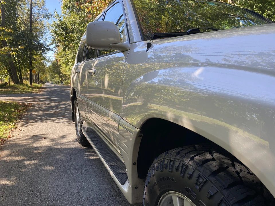 2004 Lexus LX 2nd Gen - Image 24 of 31