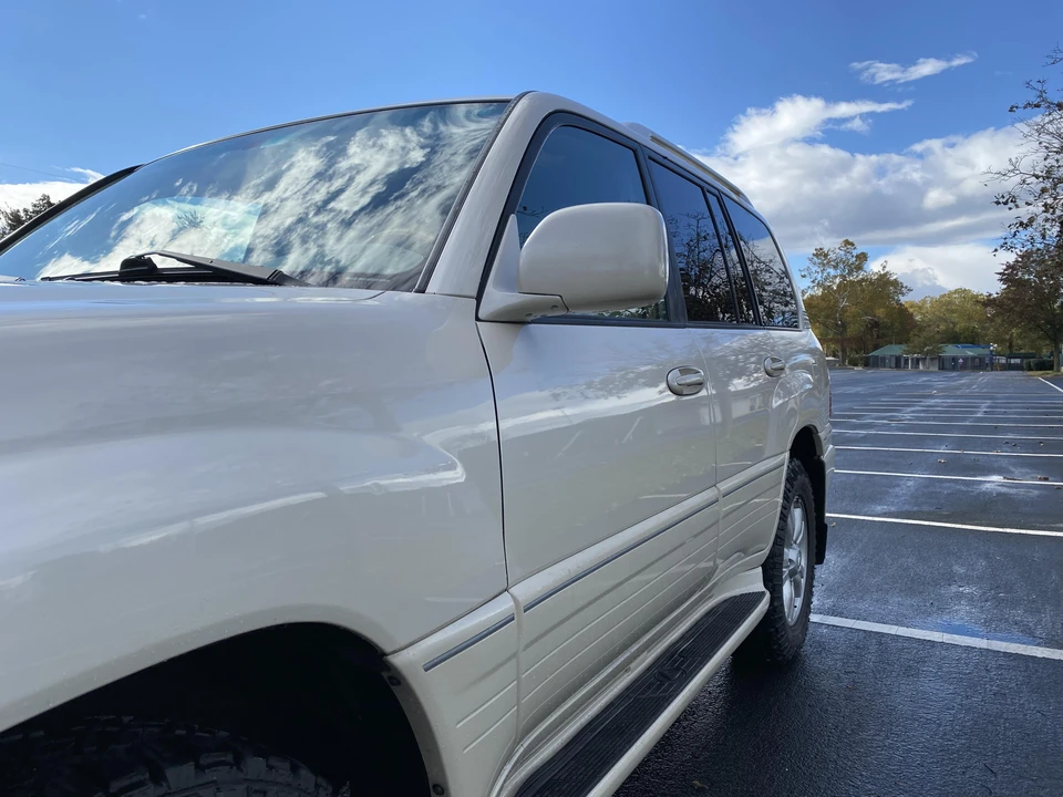 2004 Lexus LX 2nd Gen - Image 18 of 31