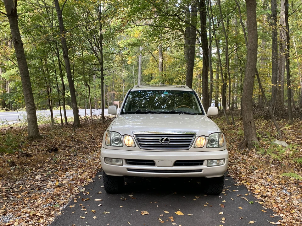 2004 Lexus LX 2nd Gen - Image 6 of 31