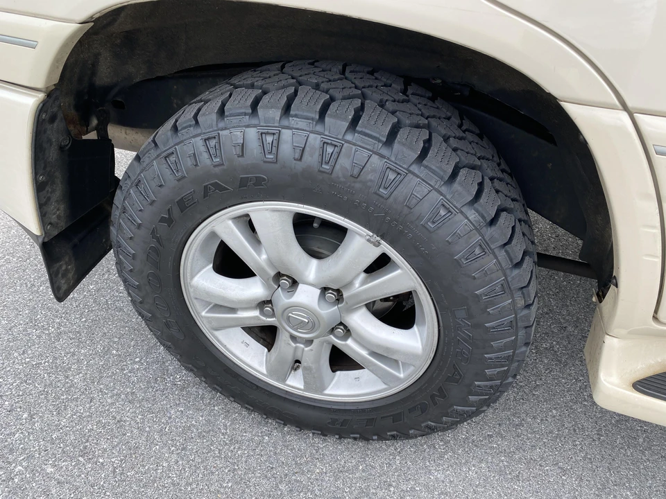 2004 Lexus LX 2nd Gen - Image 31 of 31