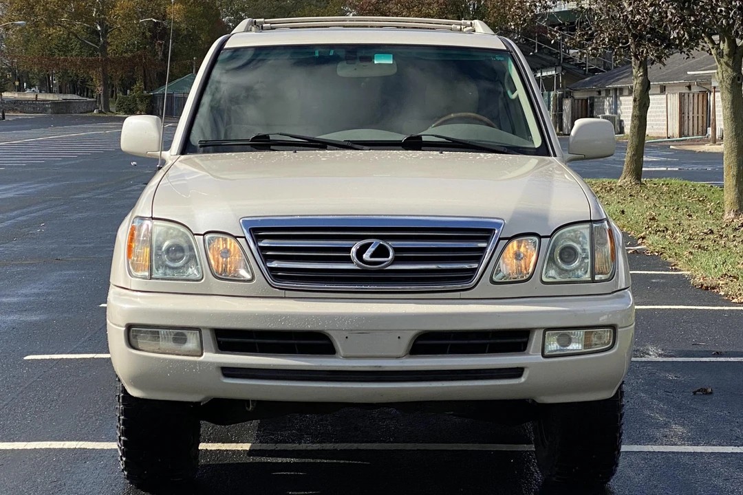 2004 Lexus LX 2nd Gen - Image 2 of 31