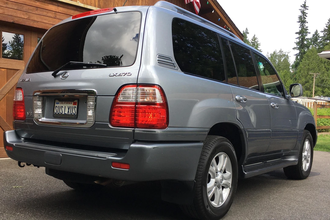 2004 Lexus LX 2nd Gen - Image 4 of 6