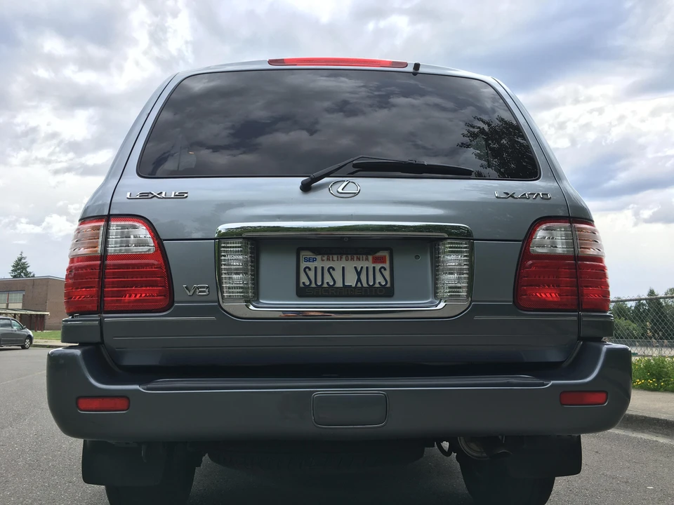 2004 Lexus LX 2nd Gen - Image 5 of 6