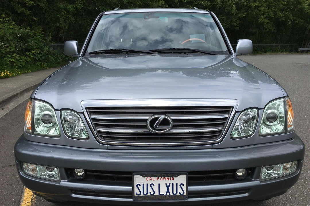 2004 Lexus LX 2nd Gen - Image 2 of 6