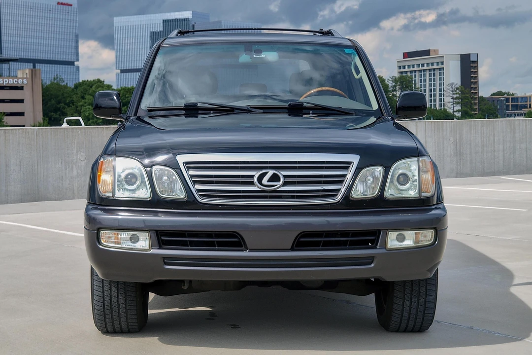 2004 Lexus LX 2nd Gen - Image 2 of 31