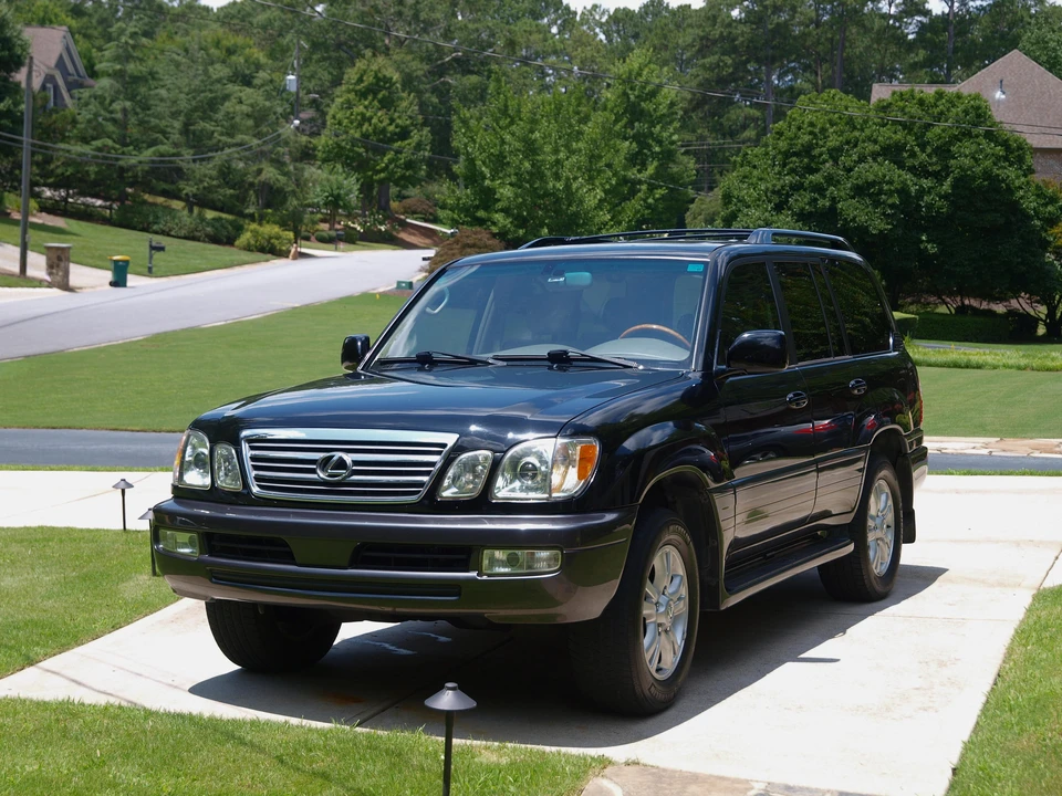 2004 Lexus LX 2nd Gen - Image 7 of 31