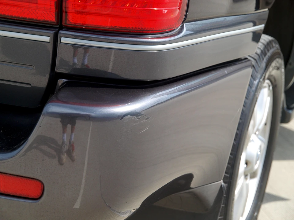 2004 Lexus LX 2nd Gen - Image 26 of 31