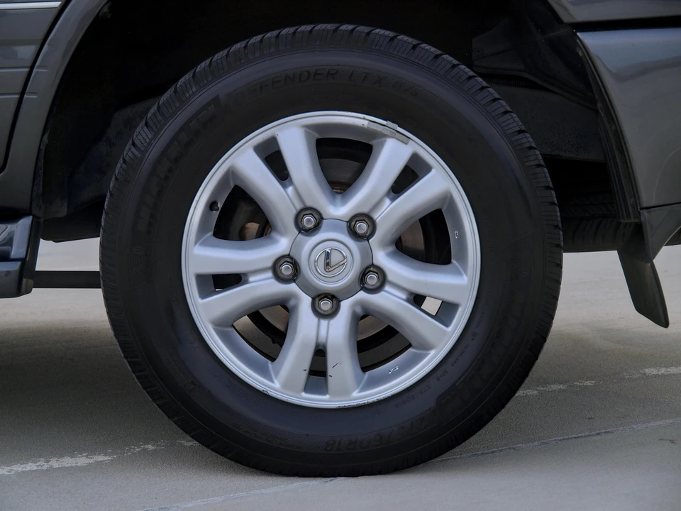 2004 Lexus LX 2nd Gen - Image 31 of 31