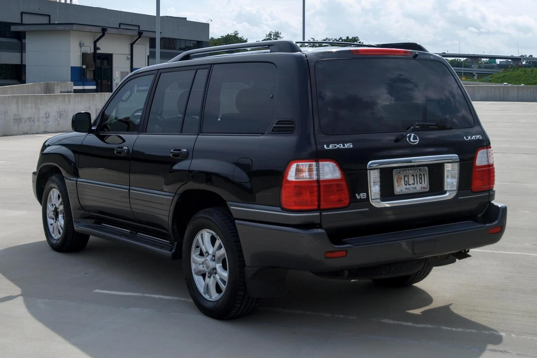 2004 Lexus LX 2nd Gen - Image 4 of 31