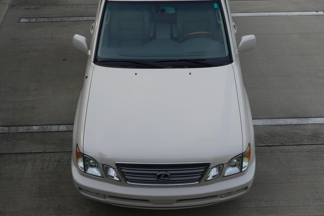 2004 Lexus LX 2nd Gen - Image 25 of 26