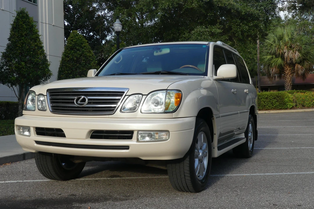 2004 Lexus LX 2nd Gen - Image 7 of 26