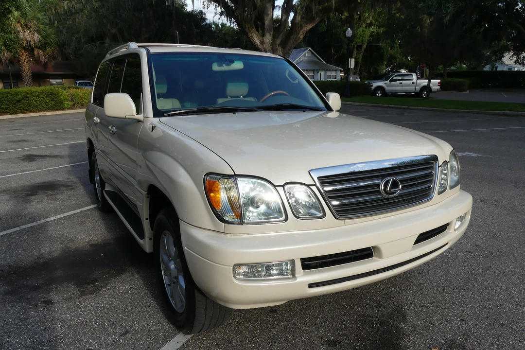 2004 Lexus LX 2nd Gen - Image 23 of 26