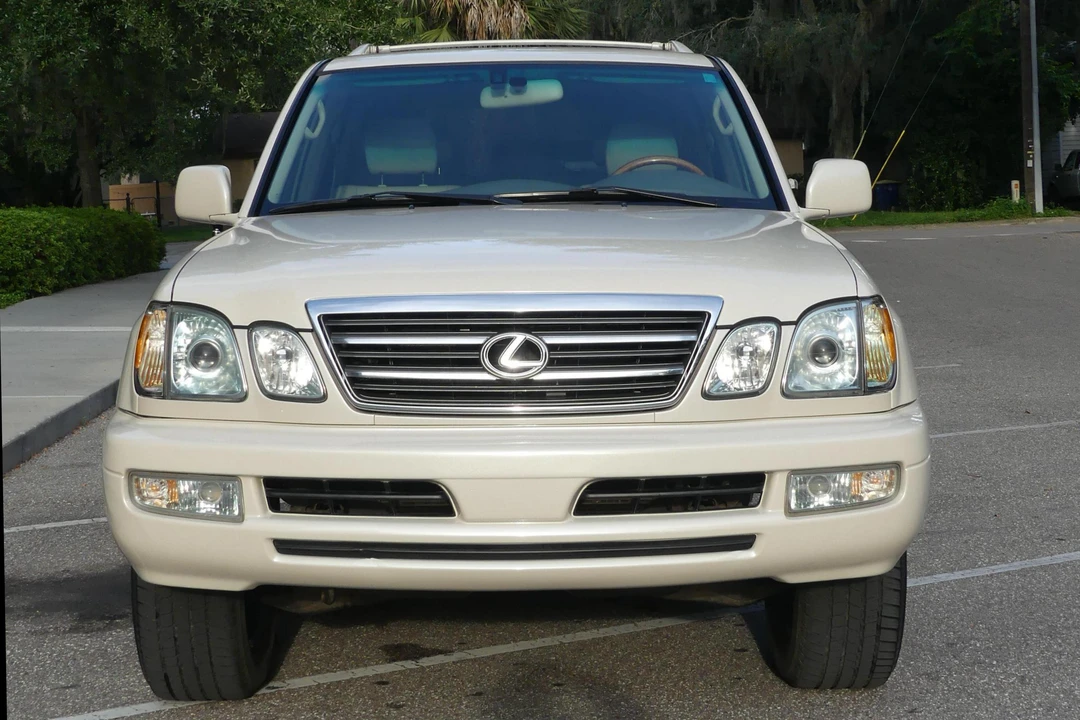 2004 Lexus LX 2nd Gen - Image 2 of 26