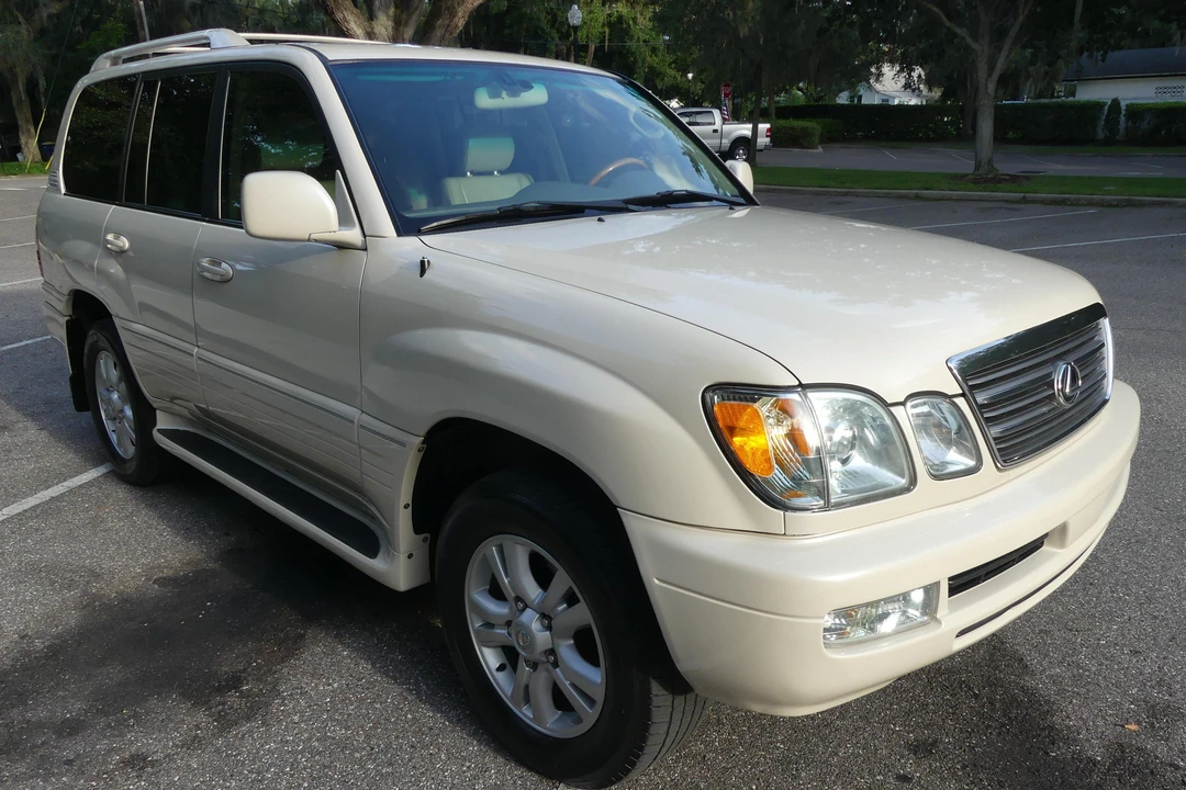 2004 Lexus LX 2nd Gen - Image 20 of 26