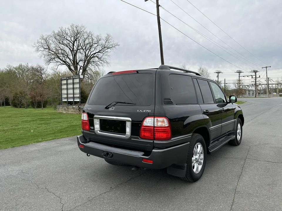2004 Lexus LX 2nd Gen - Image 14 of 31