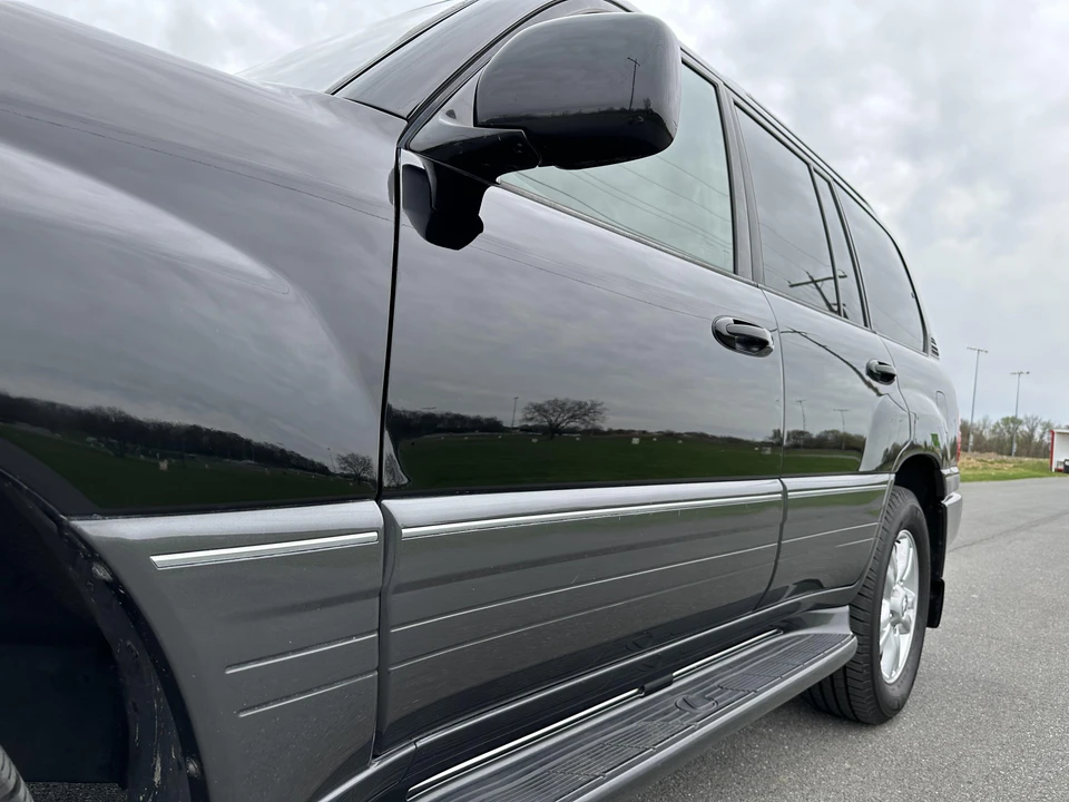 2004 Lexus LX 2nd Gen - Image 20 of 31
