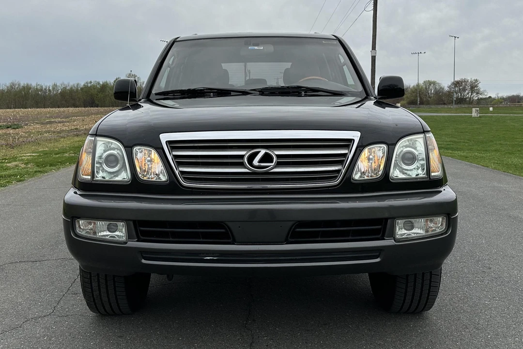 2004 Lexus LX 2nd Gen - Image 2 of 31