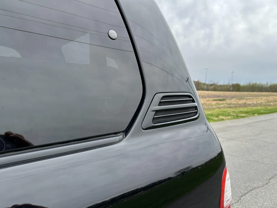 2004 Lexus LX 2nd Gen - Image 23 of 31