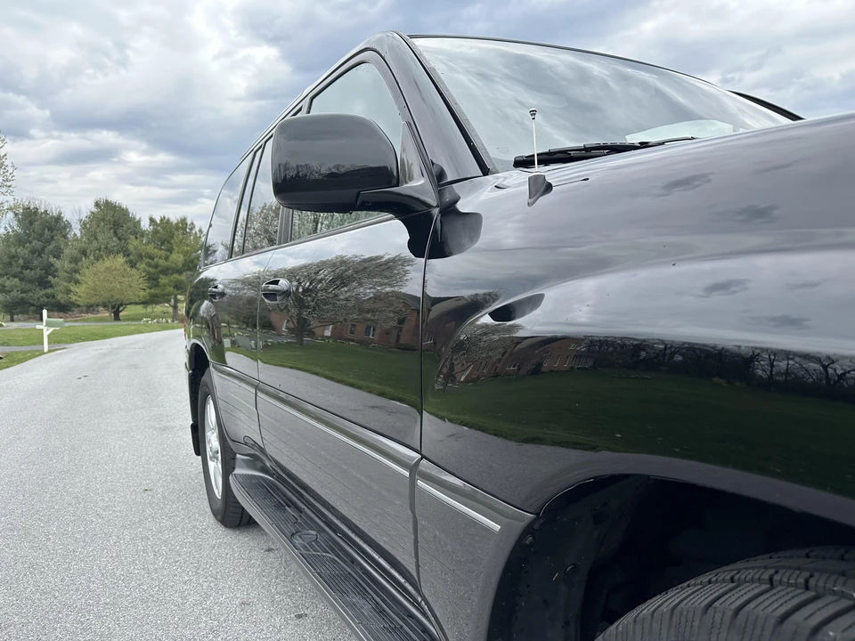 2004 Lexus LX 2nd Gen - Image 27 of 31
