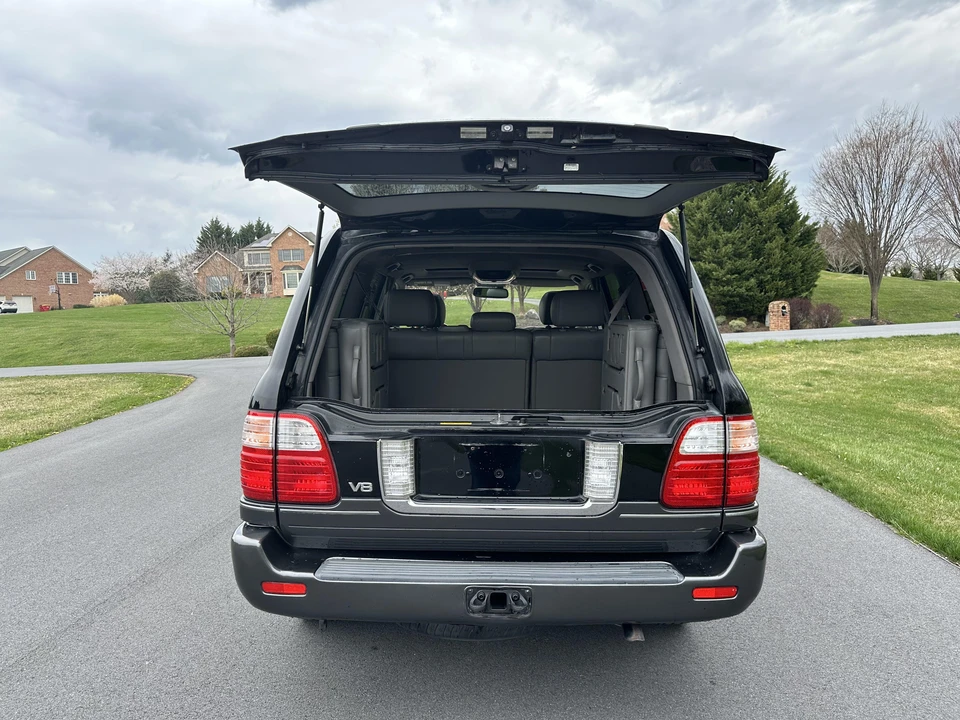 2004 Lexus LX 2nd Gen - Image 13 of 31
