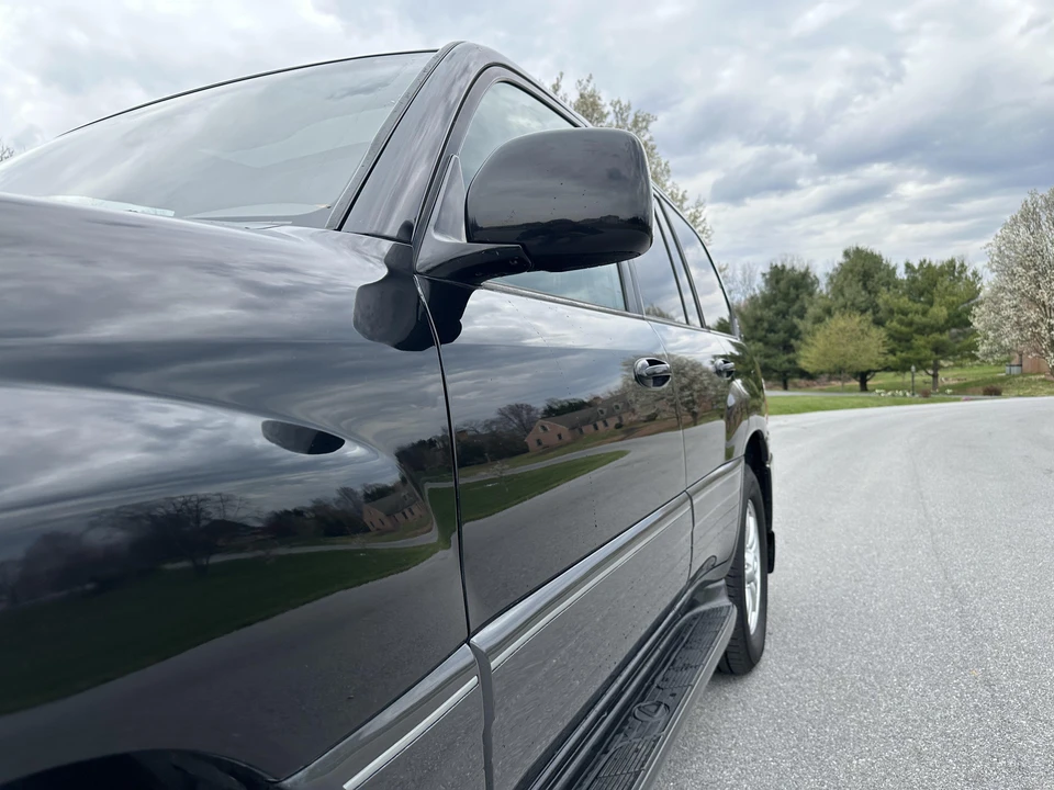 2004 Lexus LX 2nd Gen - Image 21 of 31