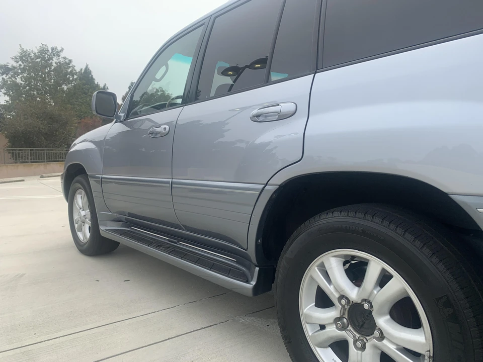 2004 Lexus LX 2nd Gen - Image 24 of 31
