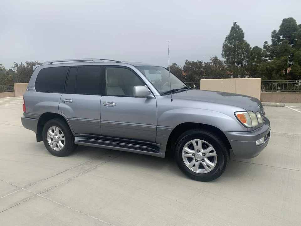2004 Lexus LX 2nd Gen - Image 13 of 31