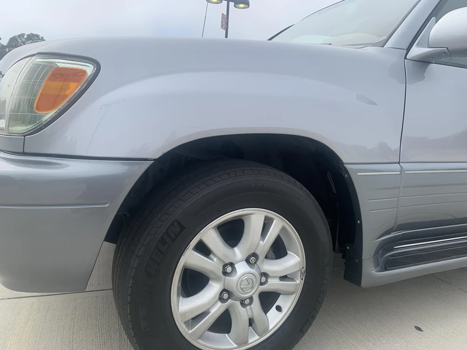 2004 Lexus LX 2nd Gen - Image 21 of 31