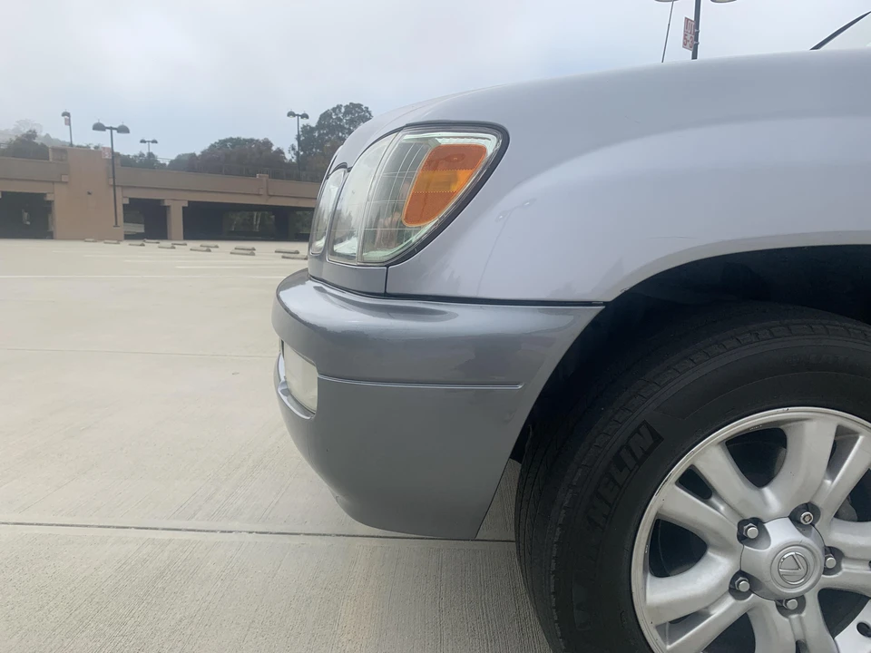 2004 Lexus LX 2nd Gen - Image 20 of 31