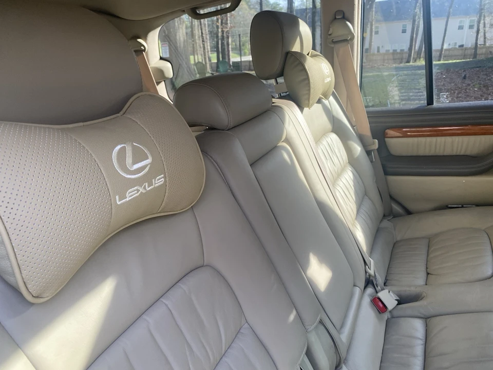 2004 Lexus LX 2nd Gen - Image 16 of 20