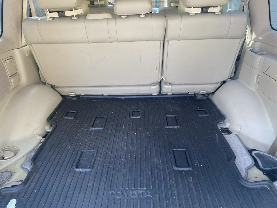 2004 Lexus LX 2nd Gen - Image 6 of 20