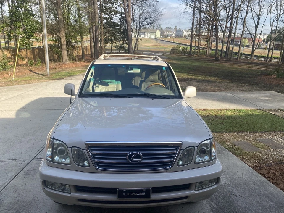 2004 Lexus LX 2nd Gen - Image 8 of 21