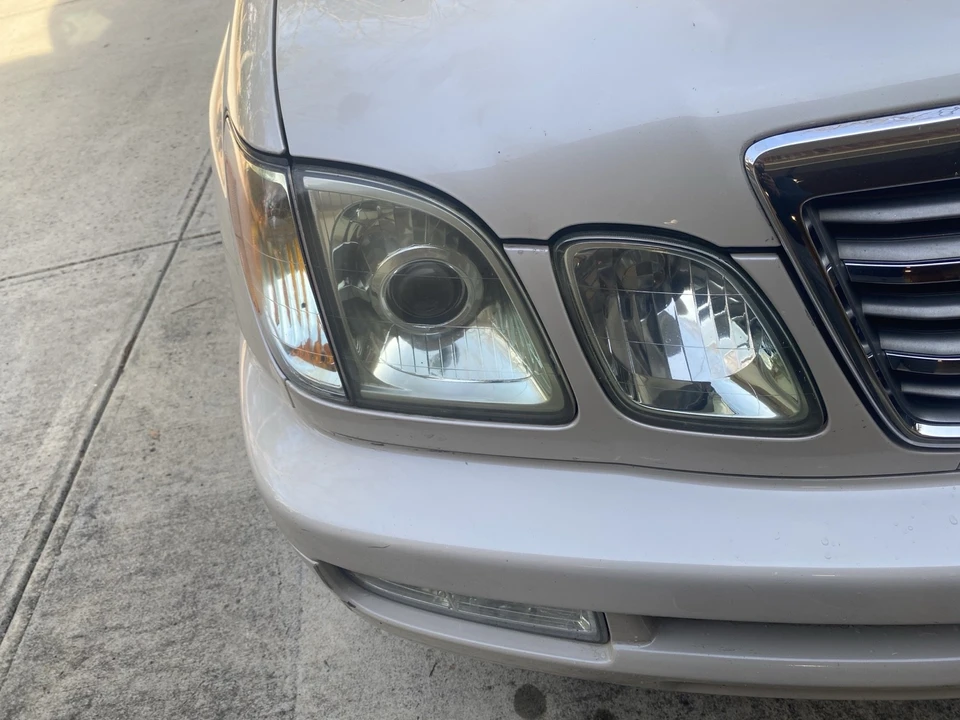 2004 Lexus LX 2nd Gen - Image 4 of 21