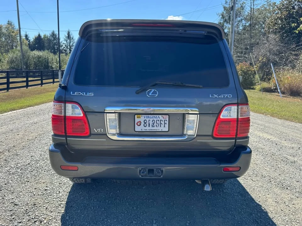 2004 Lexus LX 2nd Gen - Image 4 of 19